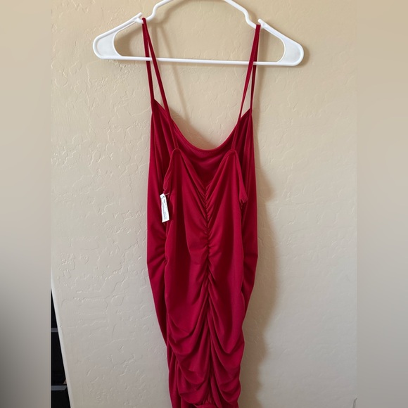 Red long dress - Picture 2 of 3